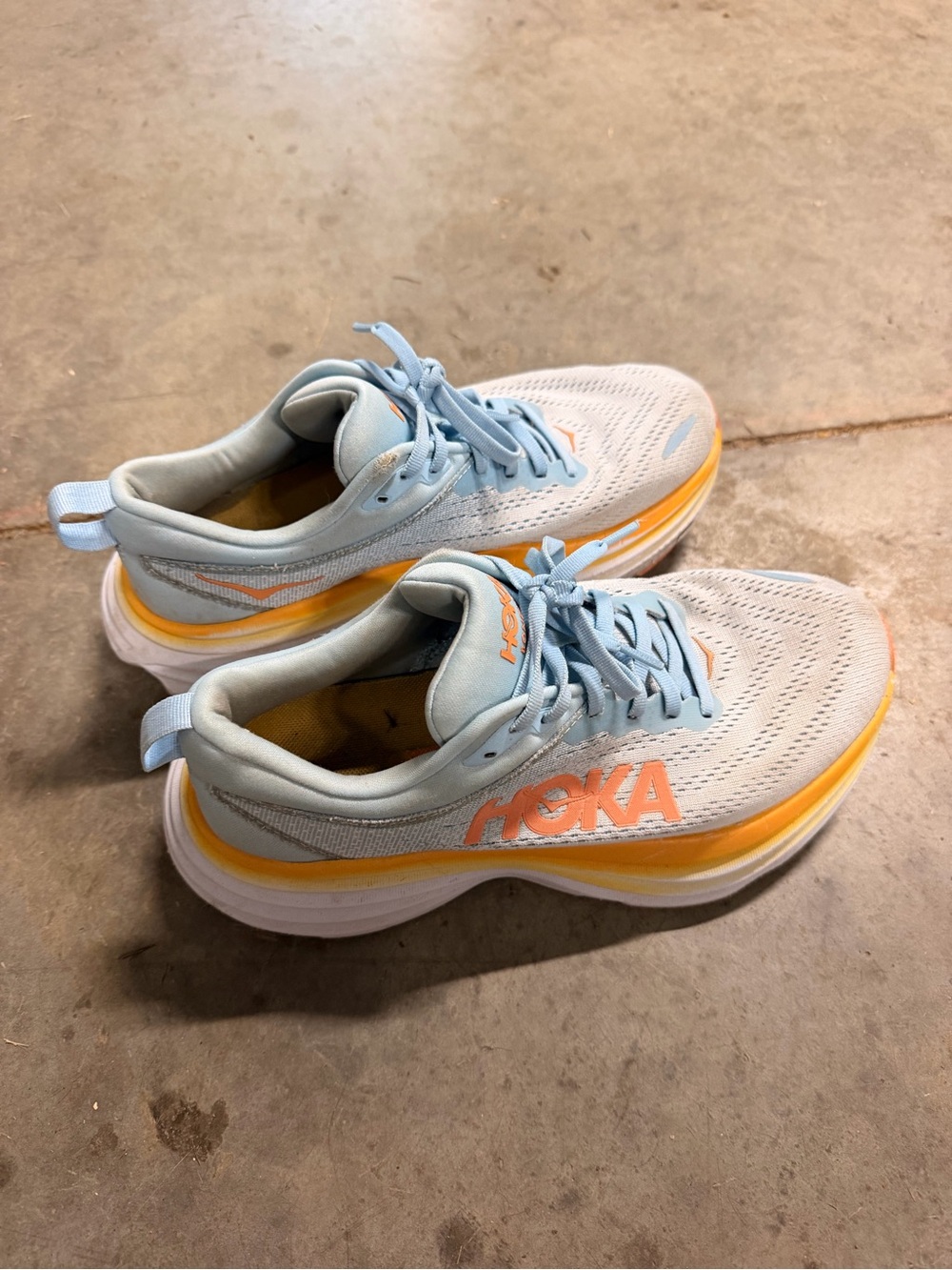 Hokas